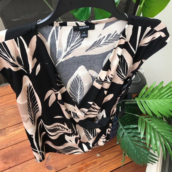 ALFANI | Watercolor Palm Wrap - Top S & M - Picture 2 of 10